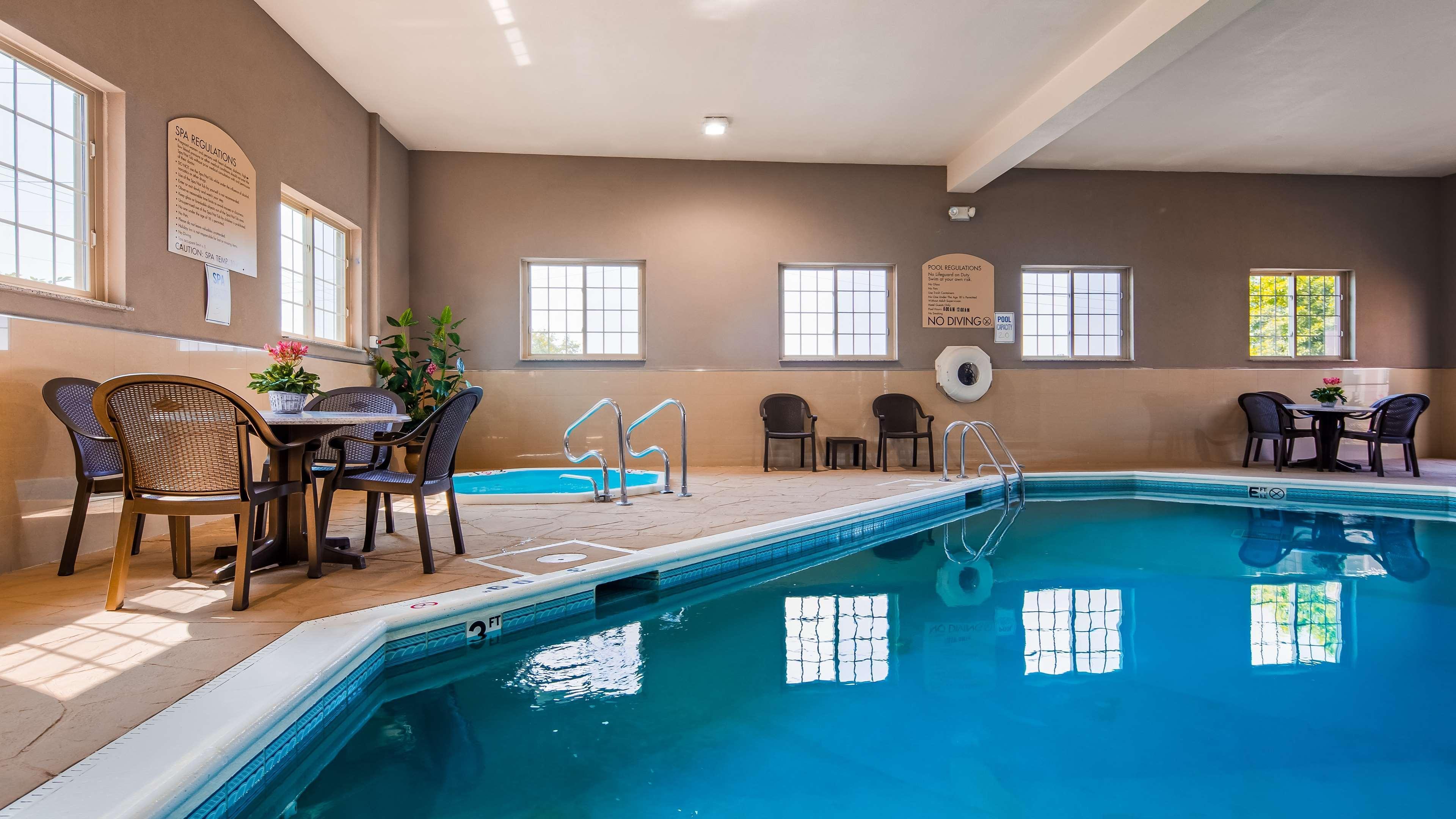 Best Western Plus North Joliet Exterior photo