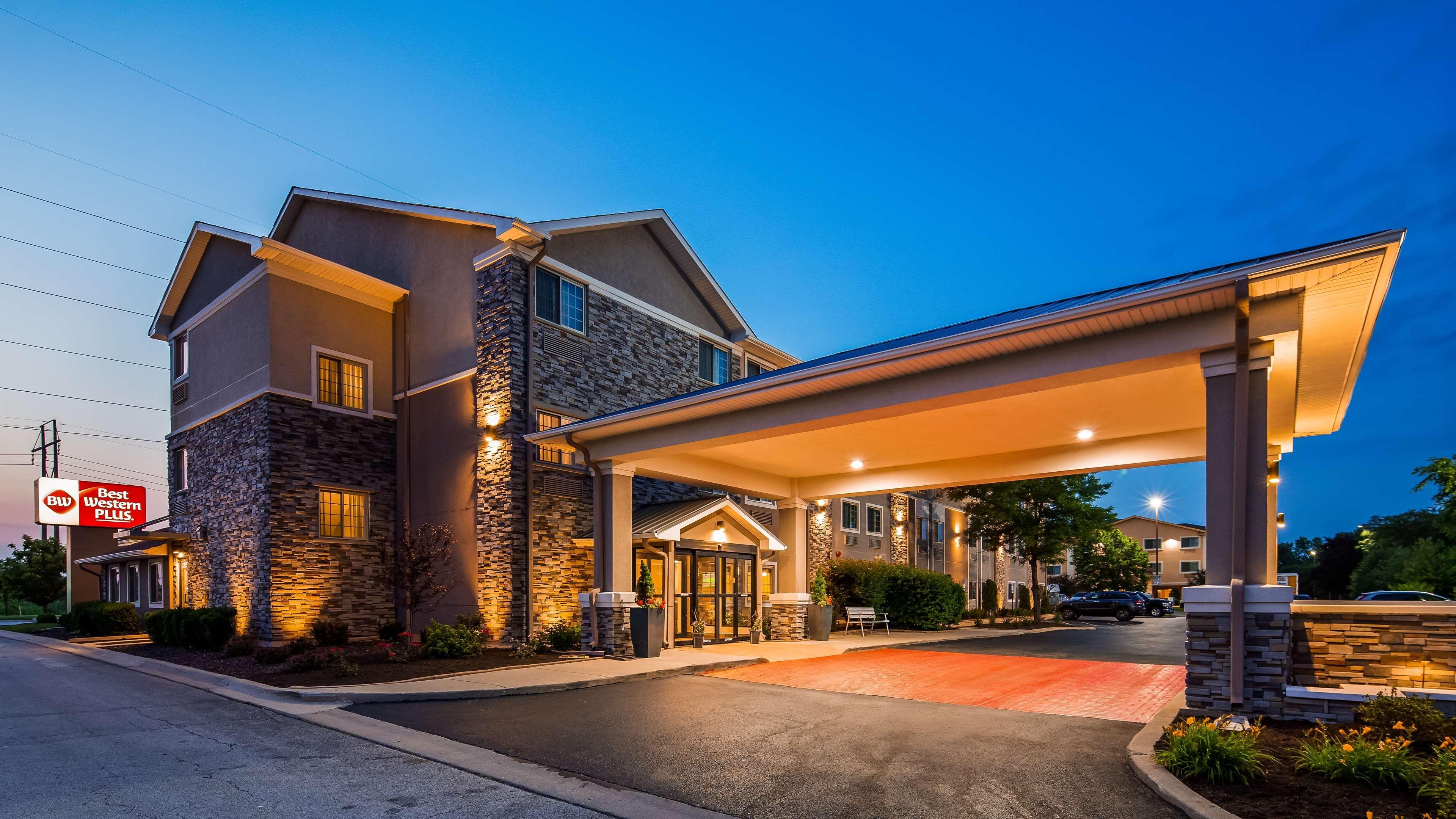 Best Western Plus North Joliet Exterior photo