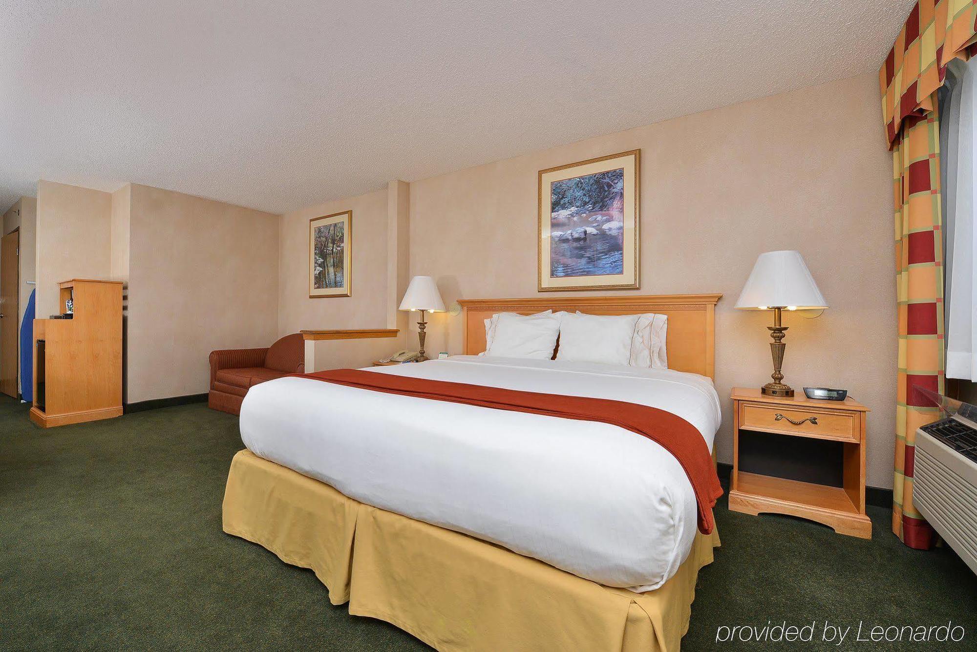 Best Western Plus North Joliet Exterior photo