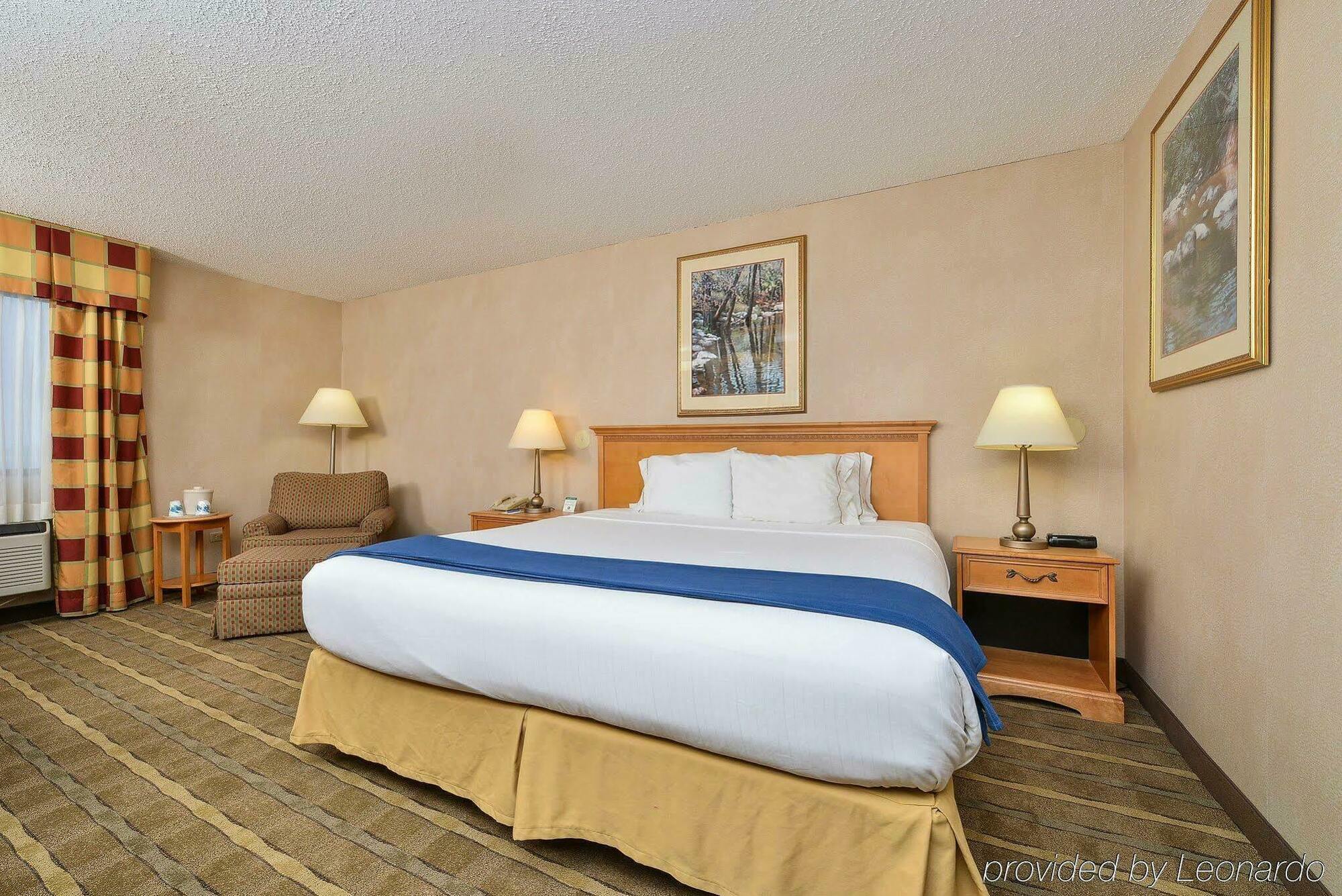 Best Western Plus North Joliet Exterior photo